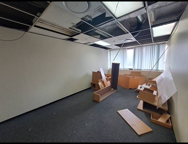 284M² OFFICE TO LET IN DUNKELD WEST